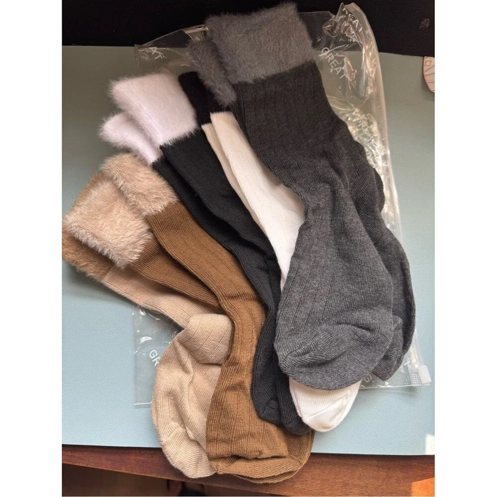 NWT Fuzzy Faux Fur Cuff Ribbed Crew Socks Multipack (5 Pairs)
